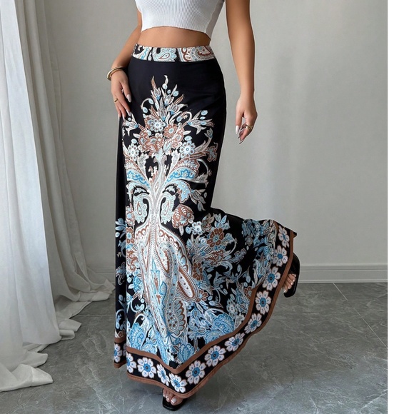 Boho Floral Print High Waisted Maxi Skirt - Picture 2 of 5